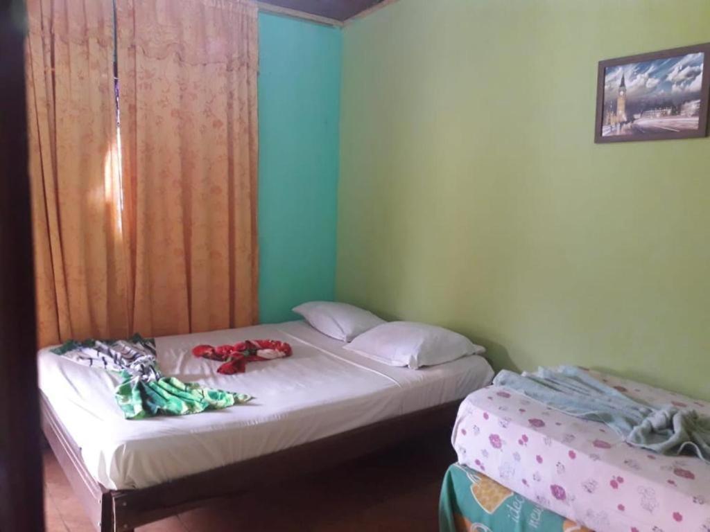 Alojamiento Picaflor Iguazu Hostel Puerto Iguazu Exterior photo